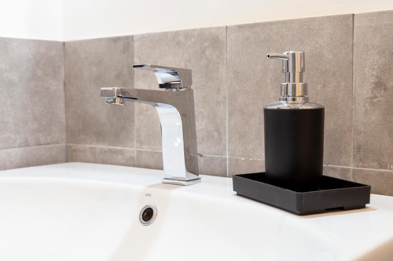 Pregiata Camera Con Bagno Privato - Blu Di Persia Triest Zewnętrze zdjęcie