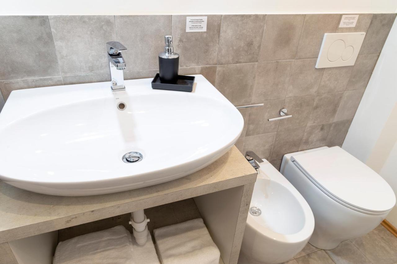 Pregiata Camera Con Bagno Privato - Blu Di Persia Triest Zewnętrze zdjęcie